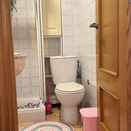 A Bright For 2 With Private Parking On The Apartment