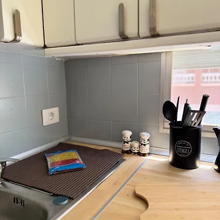 A Bright For 2 With Private Parking On The Apartment