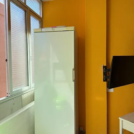 Διαμέρισμα A Bright For 2 With Private Parking On The Τορεβιέχα