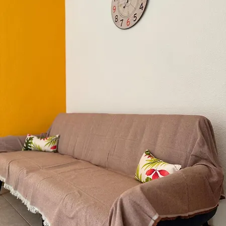 A Bright For 2 With Private Parking On The Apartment Torrevieja
